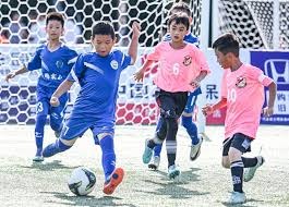 2022 王者归来：韦兰德在接受 TJ 手术回归后，以 39 岁高龄全票夺得赛扬奖