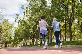 足球明星卡拍卖，梅西新秀卡破千万美元